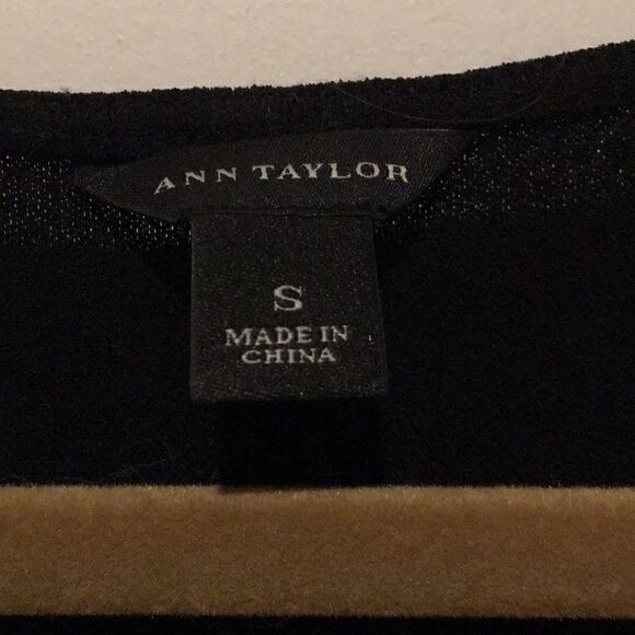 Ann Taylor black dress size small excellent pre loved condition - Picture 2 of 3